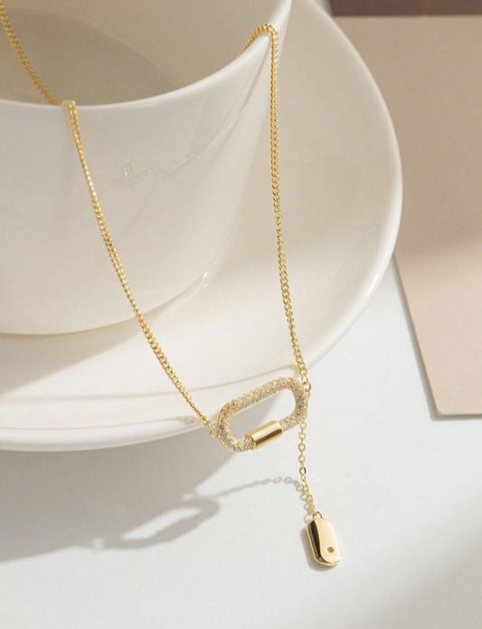 Divina, Gold necklace